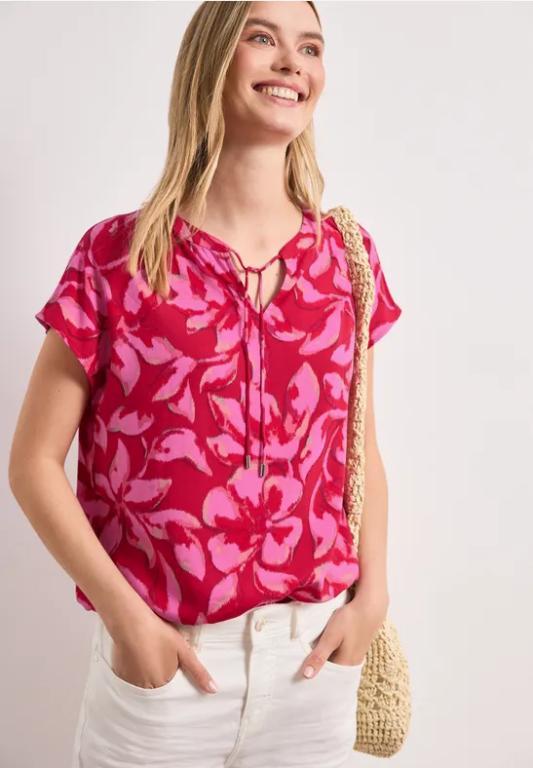 Blusenshirt mit Split Neck und Smokdetail in Aesch - Bild 1