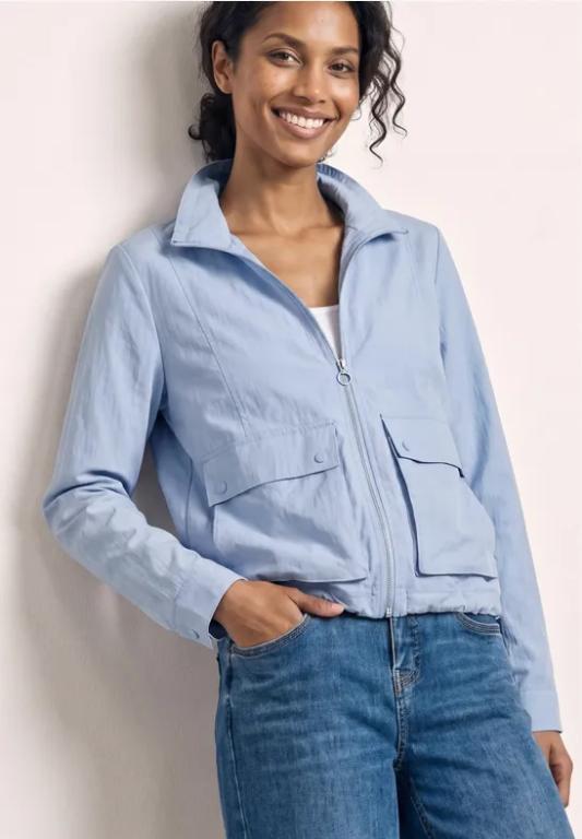 Jacke mit Stehkragen und Zipper in Aesch - Bild 1