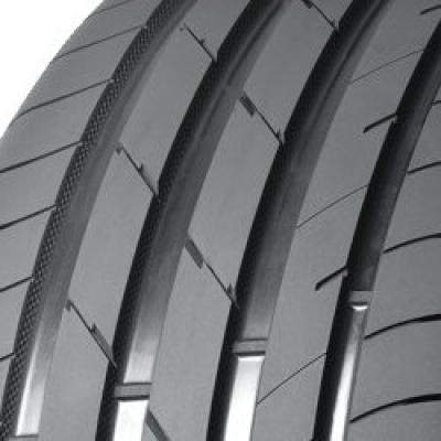 Nokian Hakka Black 3 235/60 R18 107W in Belp - Bild 1