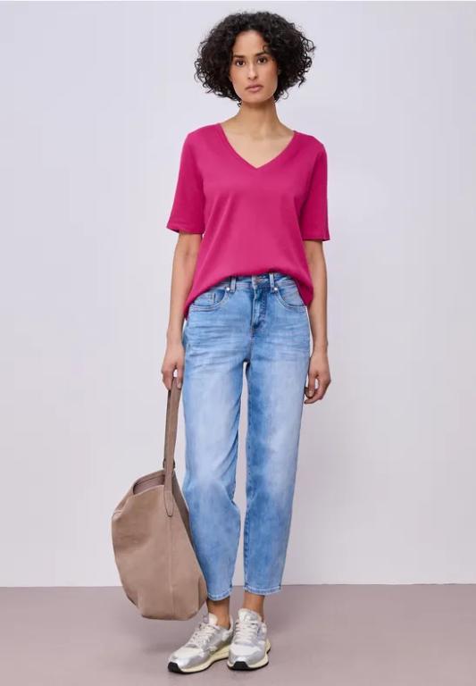 Basic T-Shirt mit V-Neck in Unifarbe in der Schweiz - Bild 1