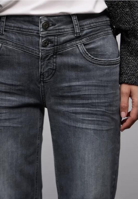 Straight Leg Jeans in Frauenfeld - Bild 1
