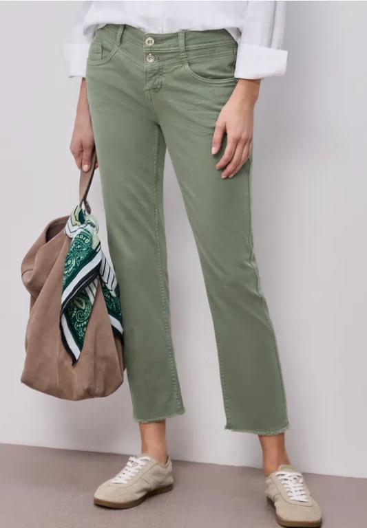Straight Leg Jeans mit fransigem Saum in Lenzburg - Bild 1