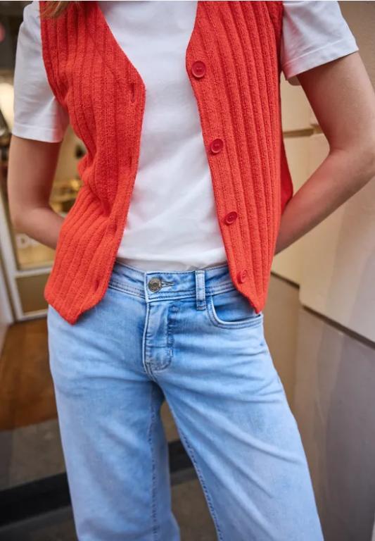 Weste mit V-Neck und Knopfleiste in Willisau - Bild 1