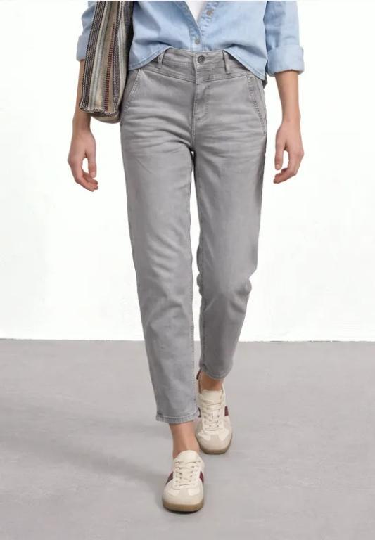 High Waist Barrel Leg Jeans im Loose Fit in Frauenfeld - Bild 1