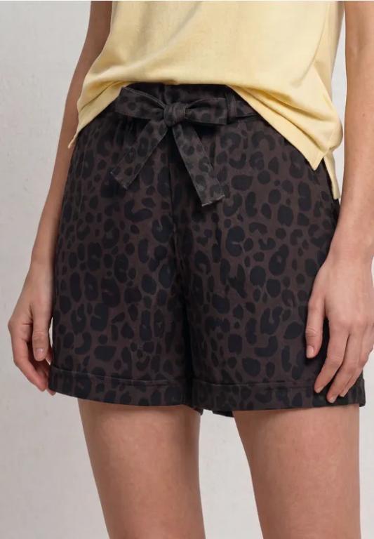 High Waist Shorts mit Paperbag-Bund in Frauenfeld - Bild 1