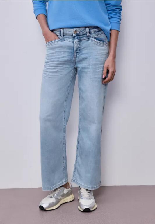 Wide Leg Jeans mit Elastikbund hinten in Willisau - Bild 1