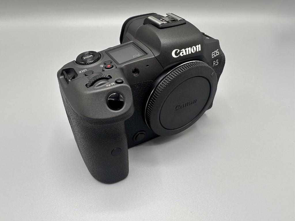 Canon EOS R5 Vollformat Kamera in Kriens - Bild 1