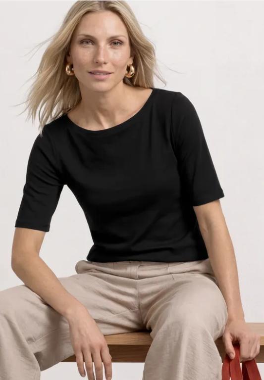 Basic T-Shirt mit U-Boot-Ausschnitt in Frauenfeld - Bild 1