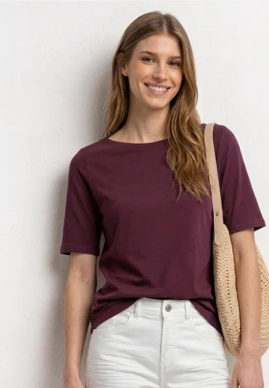 Basic T-Shirt mit U-Boot-Ausschnitt in der Schweiz - Bild 1