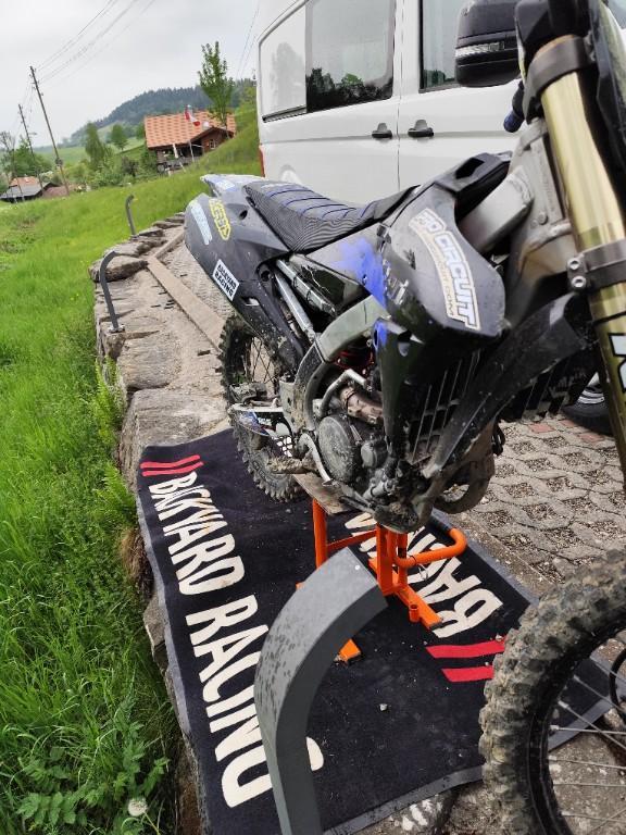 Motocross Yamaha YZ 250 /Ausrüstung / Bekleidung in Belp - Bild 2