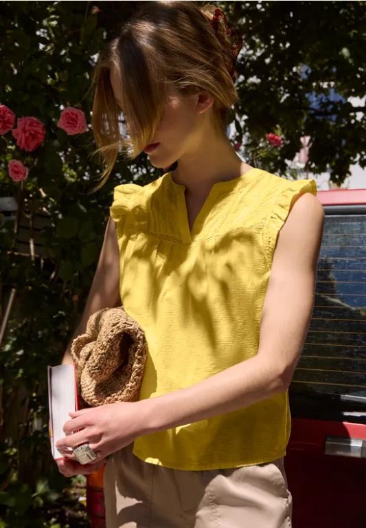 Blusenshirt mit Split Neck und Tape-Details in Aesch - Bild 1