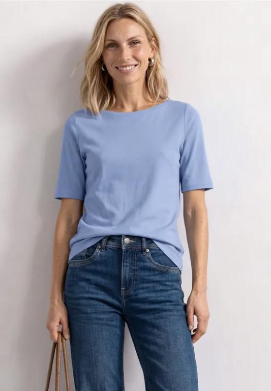 Basic T-Shirt mit U-Boot-Ausschnitt in der Schweiz - Bild 1