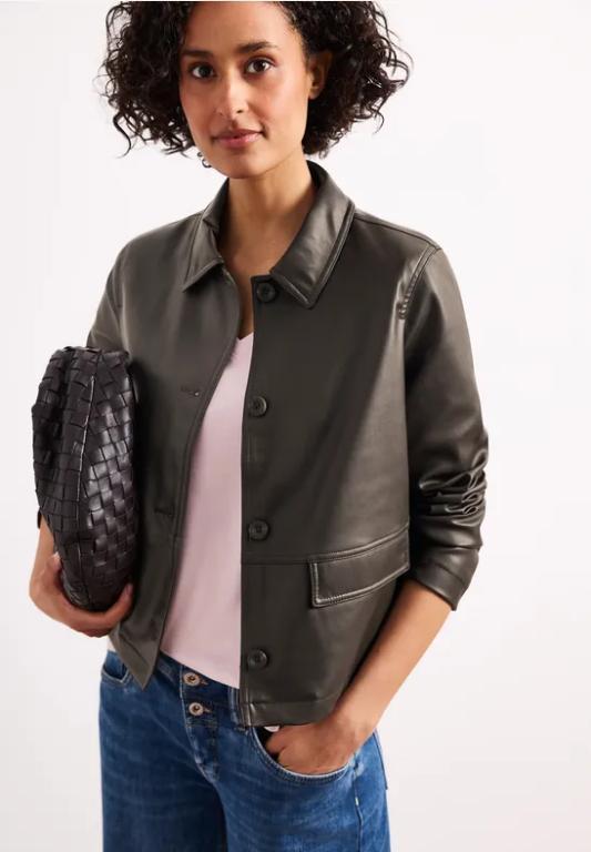 Jacke im Leder-Look mit Knöpfen in Lenzburg - Bild 1