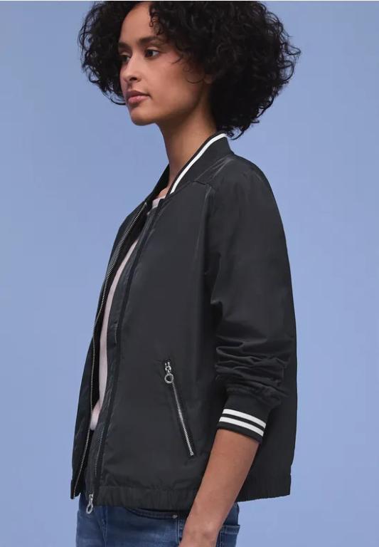 Kurzer Blouson in Landquart - Bild 1