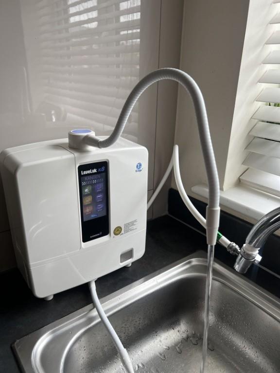 Enagic Kangen K8 Wasserionisator alkalisiert & Wasserstoff in Köniz - Bild 1