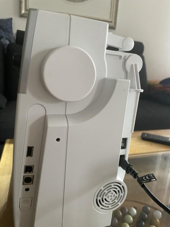 BERNINA b570 QE Nähmaschine in Köniz - Bild 3