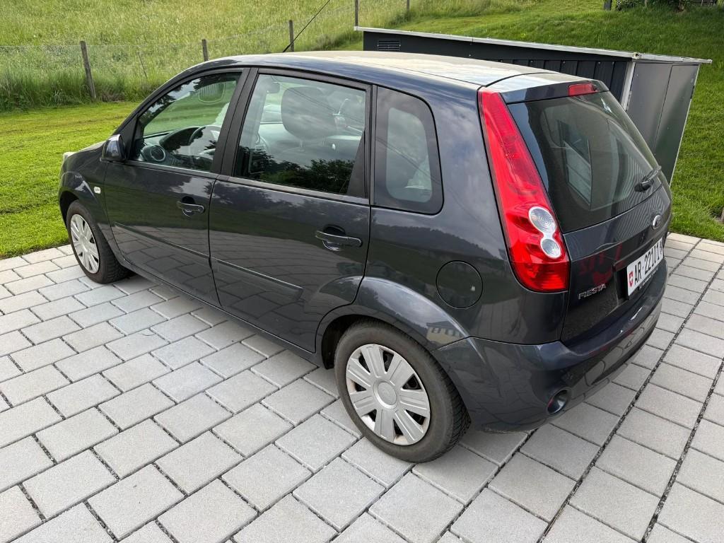 Ford Fiesta 1.4 16 V mit erst 100'000km in Flawil - Bild 1
