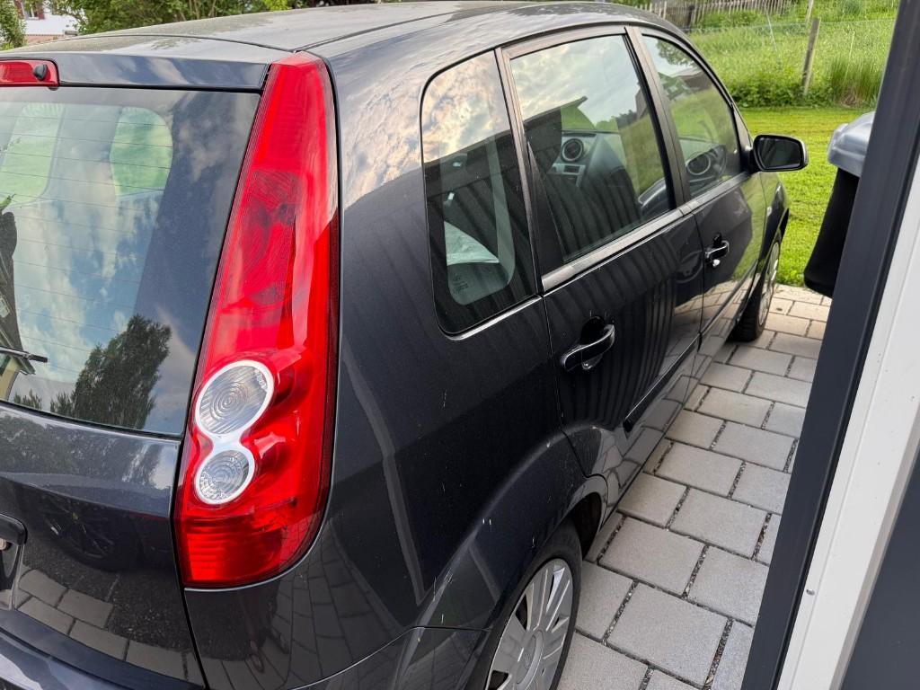 Ford Fiesta 1.4 16 V mit erst 100'000km in Flawil - Bild 2