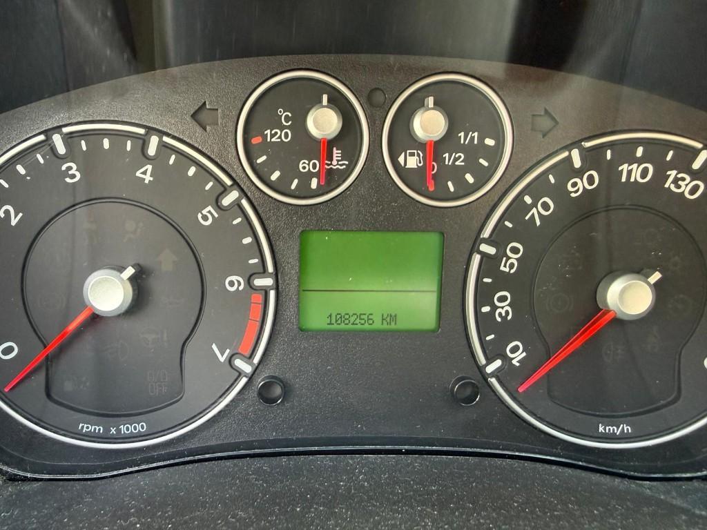 Ford Fiesta 1.4 16 V mit erst 100'000km in Flawil - Bild 5