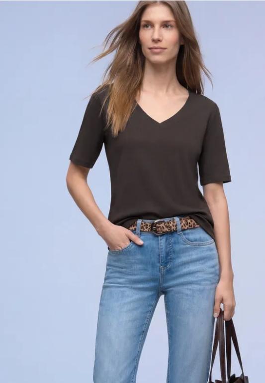 Basic T-Shirt mit V-Neck in Unifarbe in der Schweiz - Bild 1