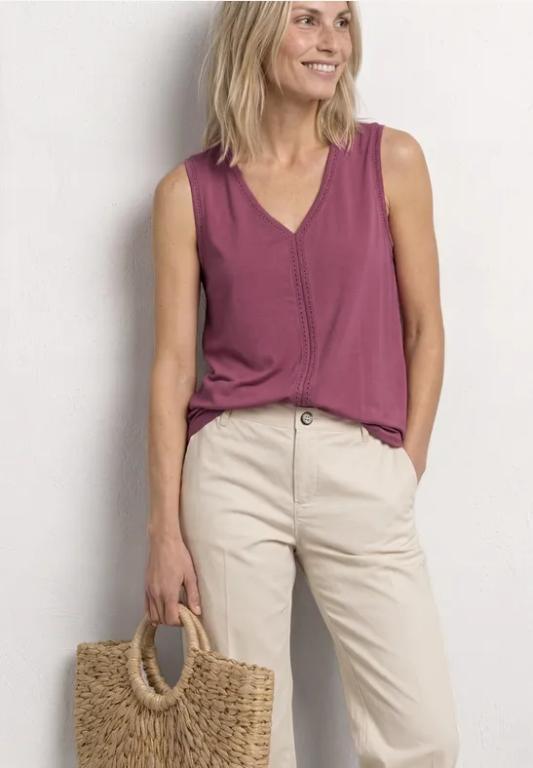 Top mit V-Neck und Crochet-Tape in Urdorf - Bild 1