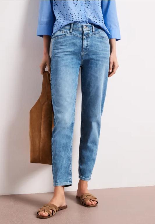 Tapered Leg Jeans im Loose Fit in Urdorf - Bild 1