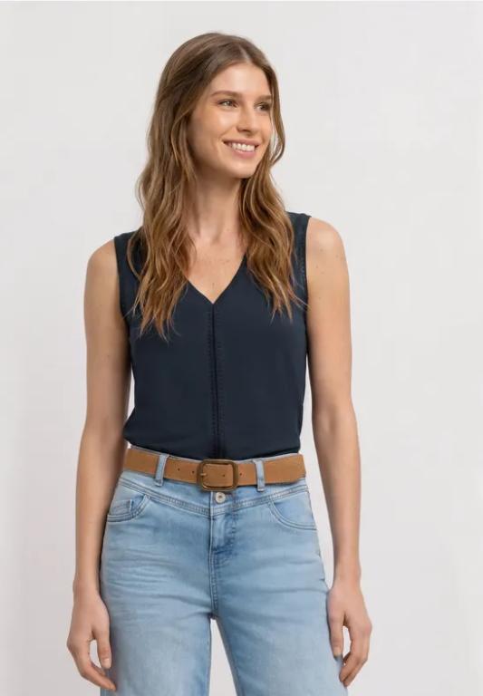 Top mit V-Neck und Crochet-Tape in Lenzburg - Bild 1