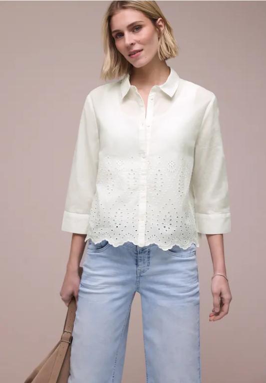 3/4-Arm Bluse mit Shiffleydetails in Luzern - Bild 1