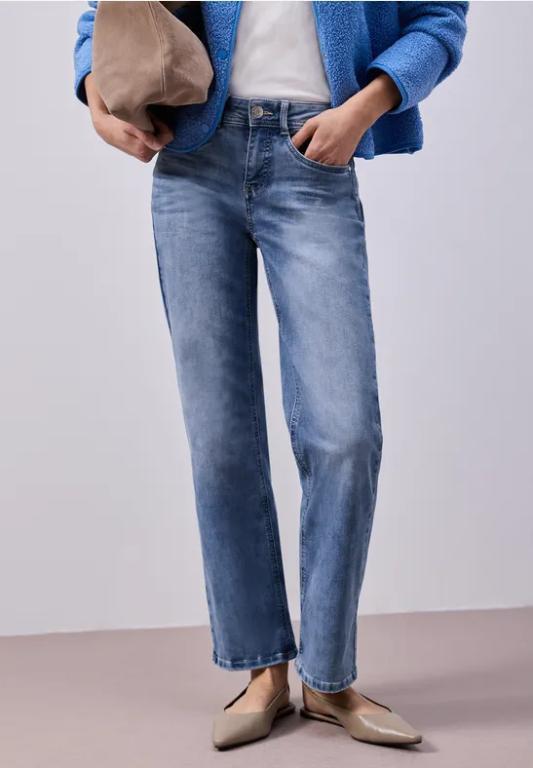 Straight Leg Jeans in Urdorf - Bild 1
