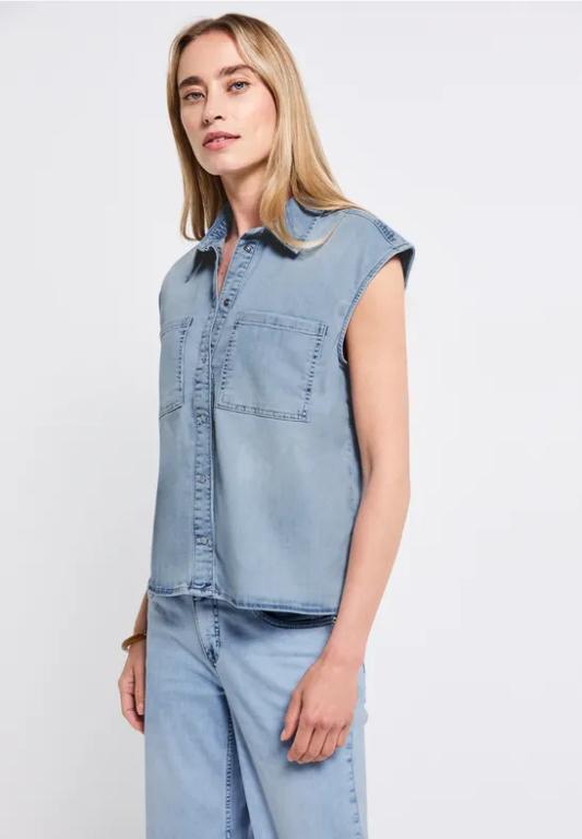 Jeansbluse im Bleached-Look in Appenzell - Bild 1
