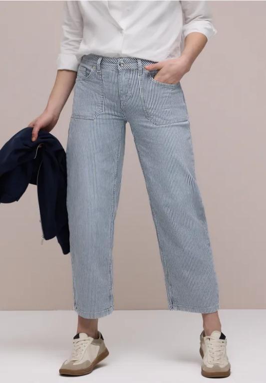 Straight Leg Jeans mit Streifen in Landquart - Bild 1