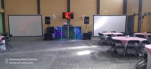 Animators, masters of ceremonies, hostesses, Queretaro64217600659457122