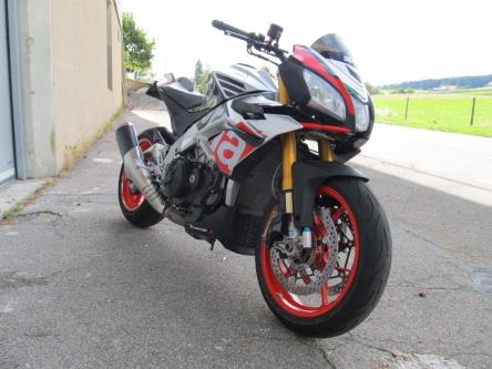 Aprilia Tuono Factory V4 in Spiez - Bild 2