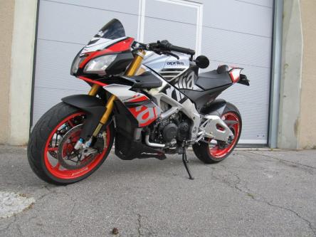 Aprilia Tuono Factory V4 in Spiez - Bild 4