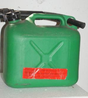 Auto Benzinkanister in Wettingen - Bild 2