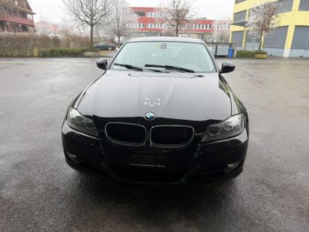 BMW 318d Touring Dynamic Edition in Hünenberg - Bild 3