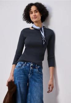 Basic Shirt in Rippstruktur in Solothurn - Bild 1