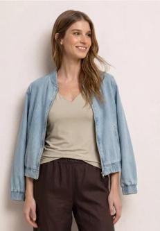 Basic Top mit Herzausschnitt in Solothurn - Bild 1