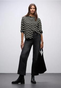 Bluse mit Zick-Zack-Muster in Basel - Bild 1