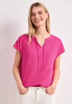 Blusenshirt mit Split Neck und Smokdetail in Baden - Bild 1