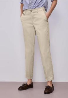Chino im Casual Fit in softer Qualität in Liestal - Bild 1