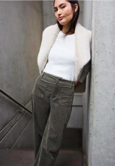 Cordhose mit Patch Pockets in St. Gallen - Bild 1