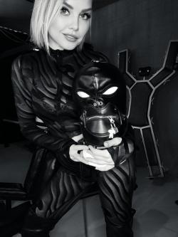 Domina Lady Alex KinkyPearl in Wallisellen - Bild 1