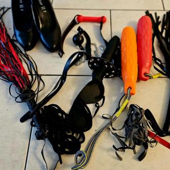 Domina sucht gegen Tribut in Basel - Bild 2