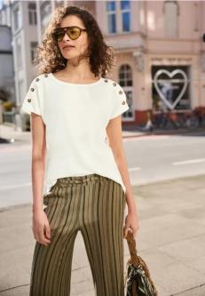 Dropped Shoulder Shirt mit Knopfdetail in Willisau - Bild 1
