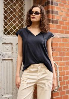 Dropped Shoulder Shirt mit Split Neck in Basel - Bild 1