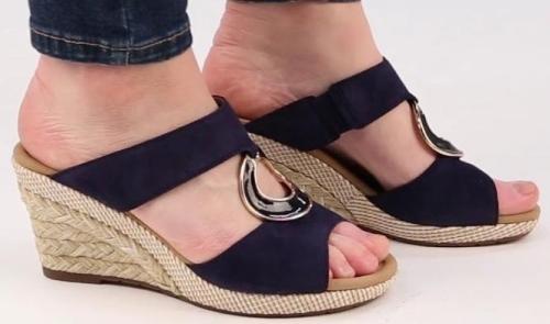Einer Frau gerne Ihre Füsse und /oder Ihre Schuhe Küssen (ofi) in Thun - Bild 6