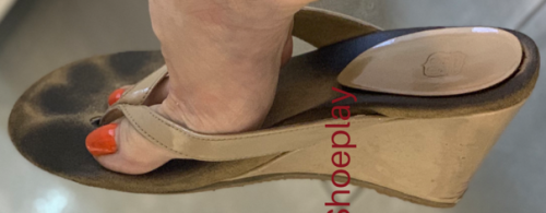 Einer Frau gerne Ihre Füsse und /oder Ihre Schuhe Küssen (ofi) in Thun - Bild 8