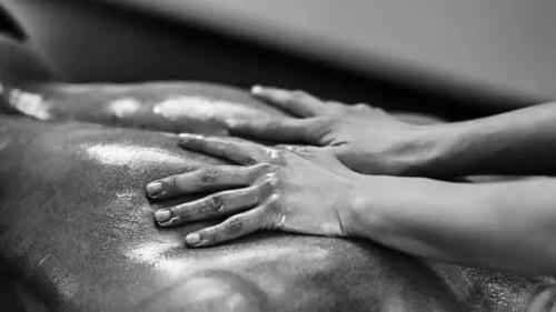 Erotische und Entspannende Massage gesucht in Kreuzlingen - Bild 1