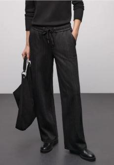 Fishbone Jacquard Hose in Basel - Bild 1